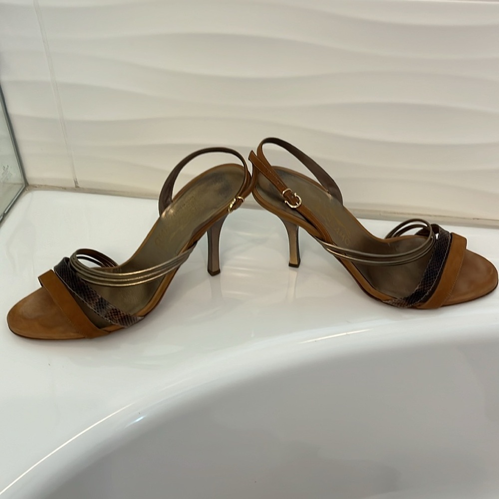 Authentic Ferragamo slingbacks - Picture 8 of 8